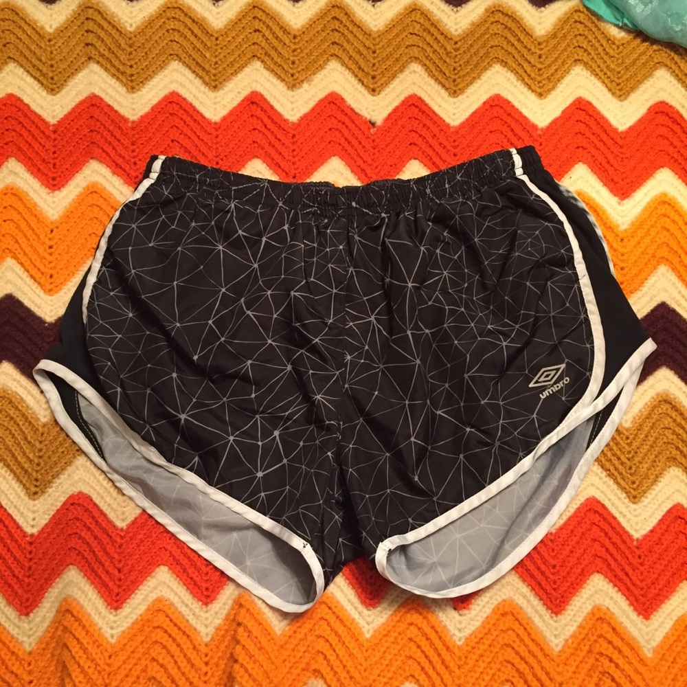 Umbro black and white running shorts sz large